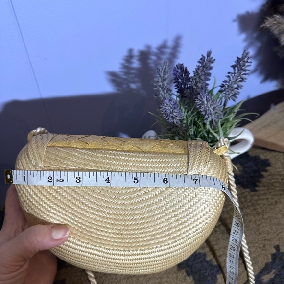Vintage straw crossbody bag - Picture 7 of 9